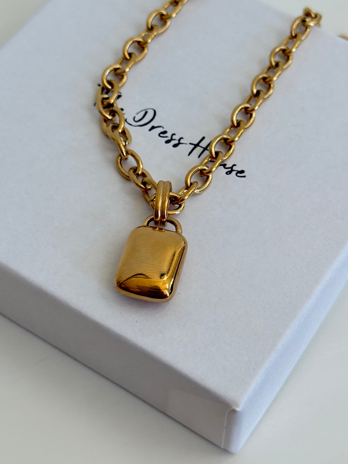 Jenny - Gold Pendant Necklace