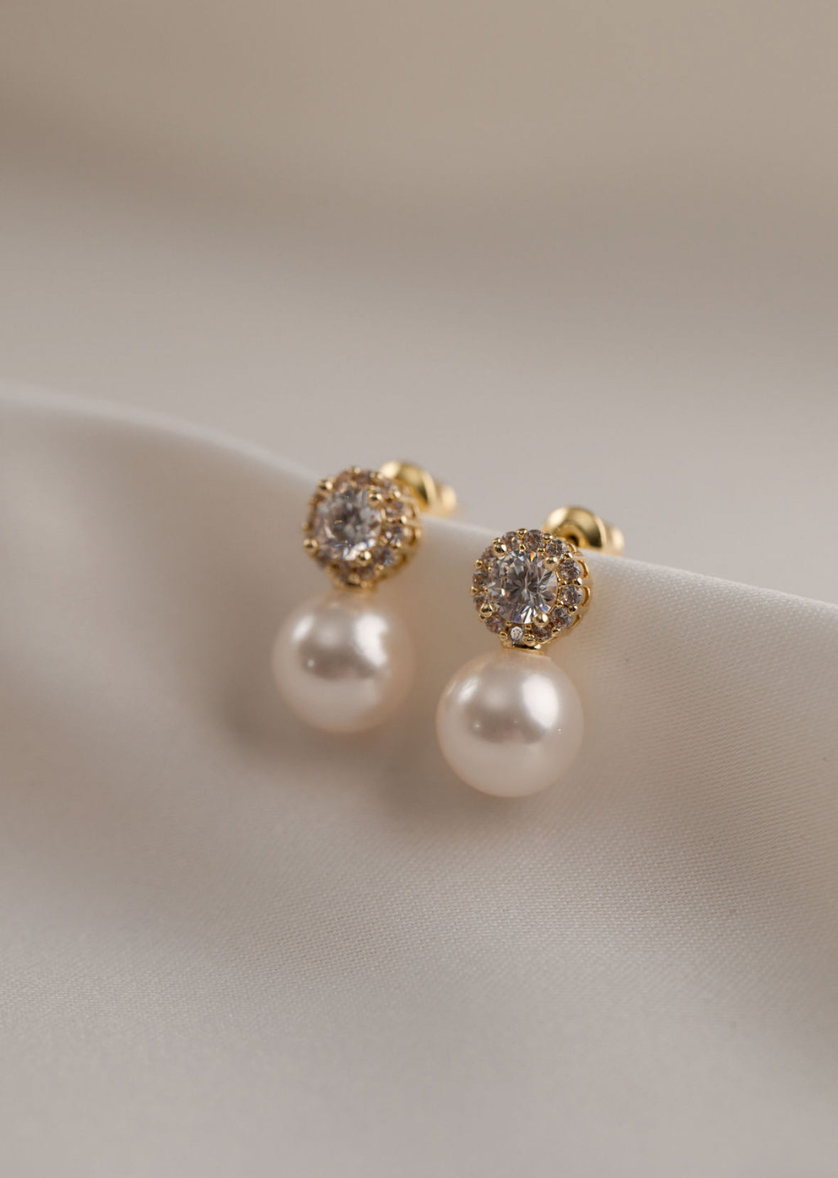 Melissa - Gold Pearl Earring