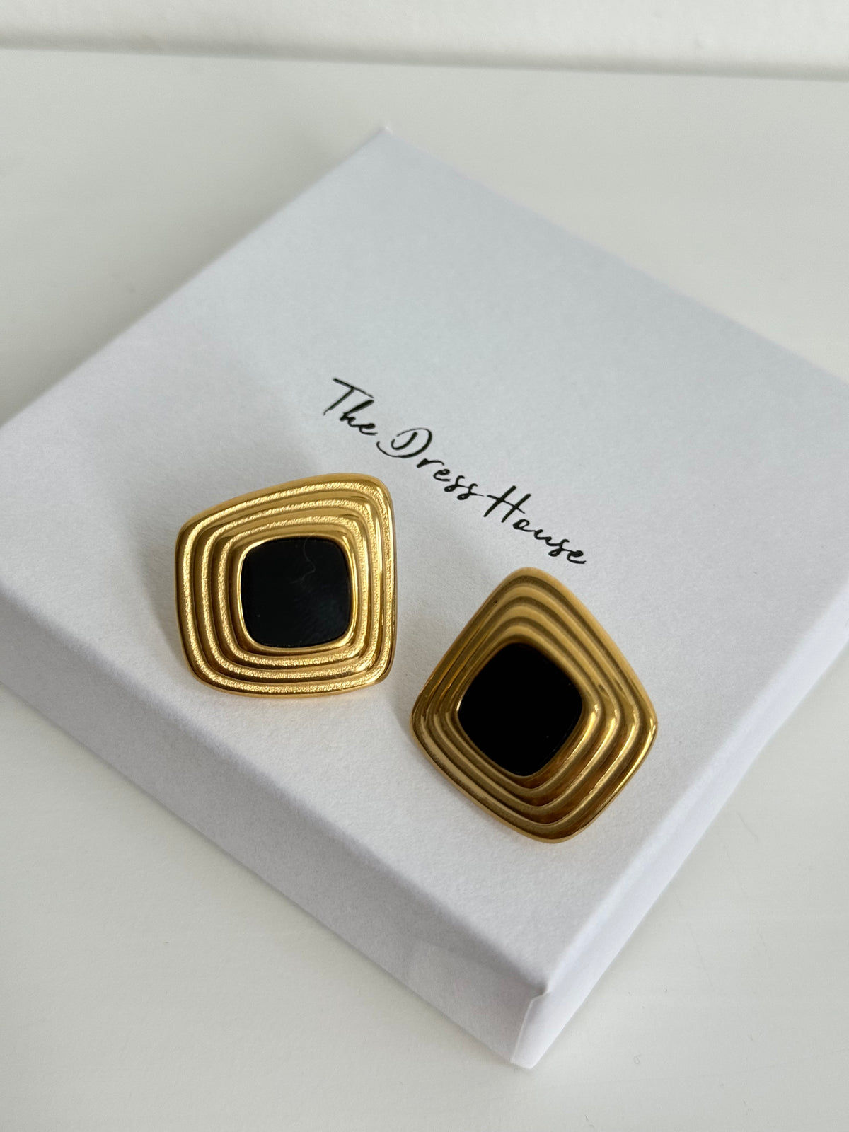 Ailbhe - Gold Black Earring