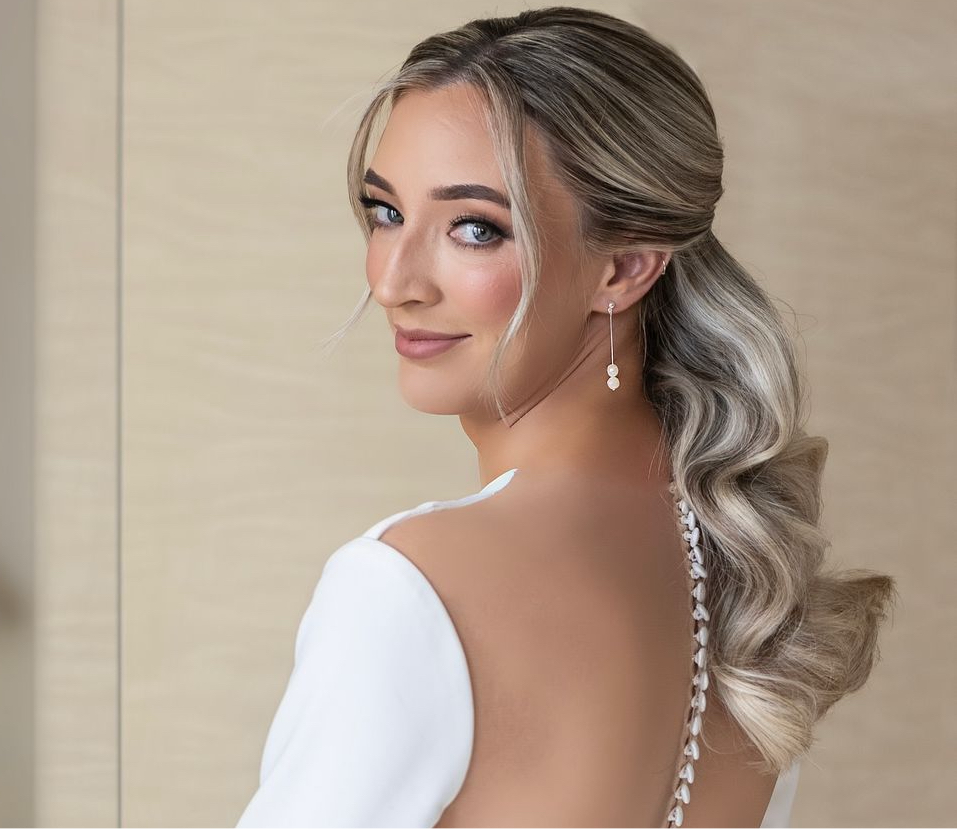 Stacy - Silver Pearl Earring