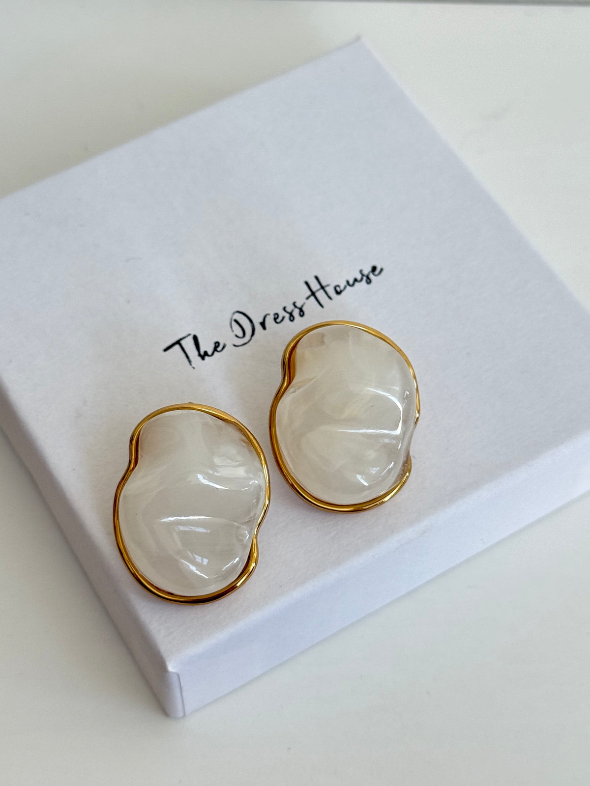 Nikki - White Gold Earring