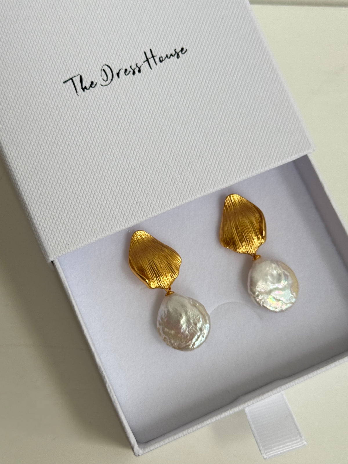 Kim - Gold Pearl Earring