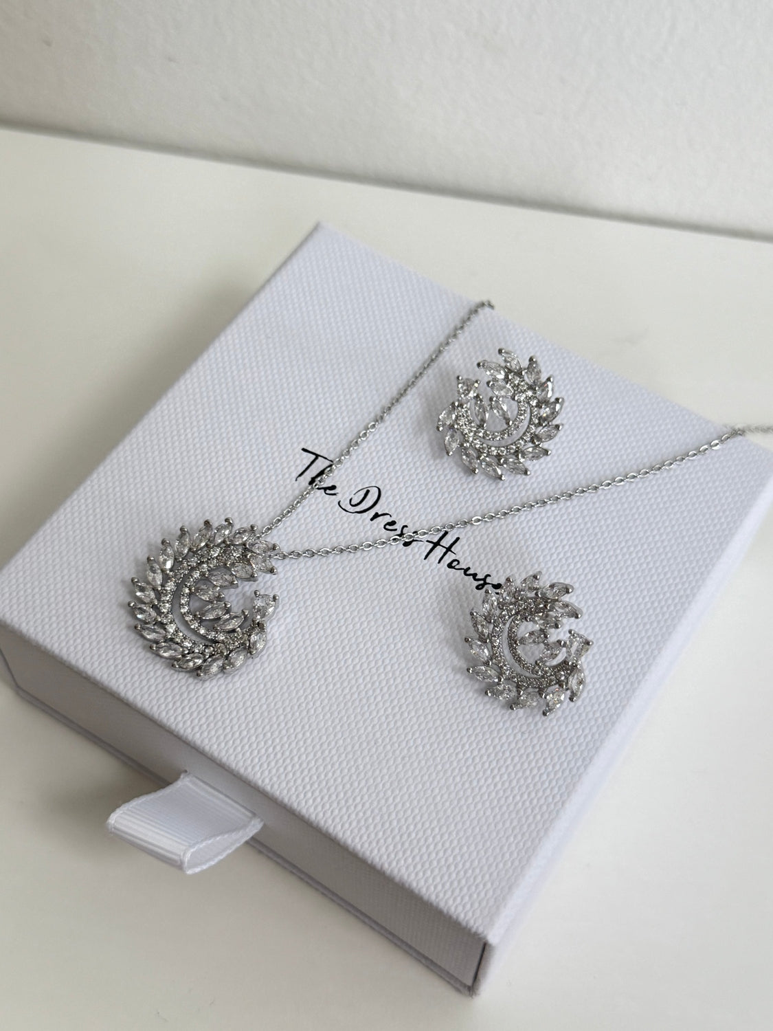 Ellie - Silver Earring Necklace Set