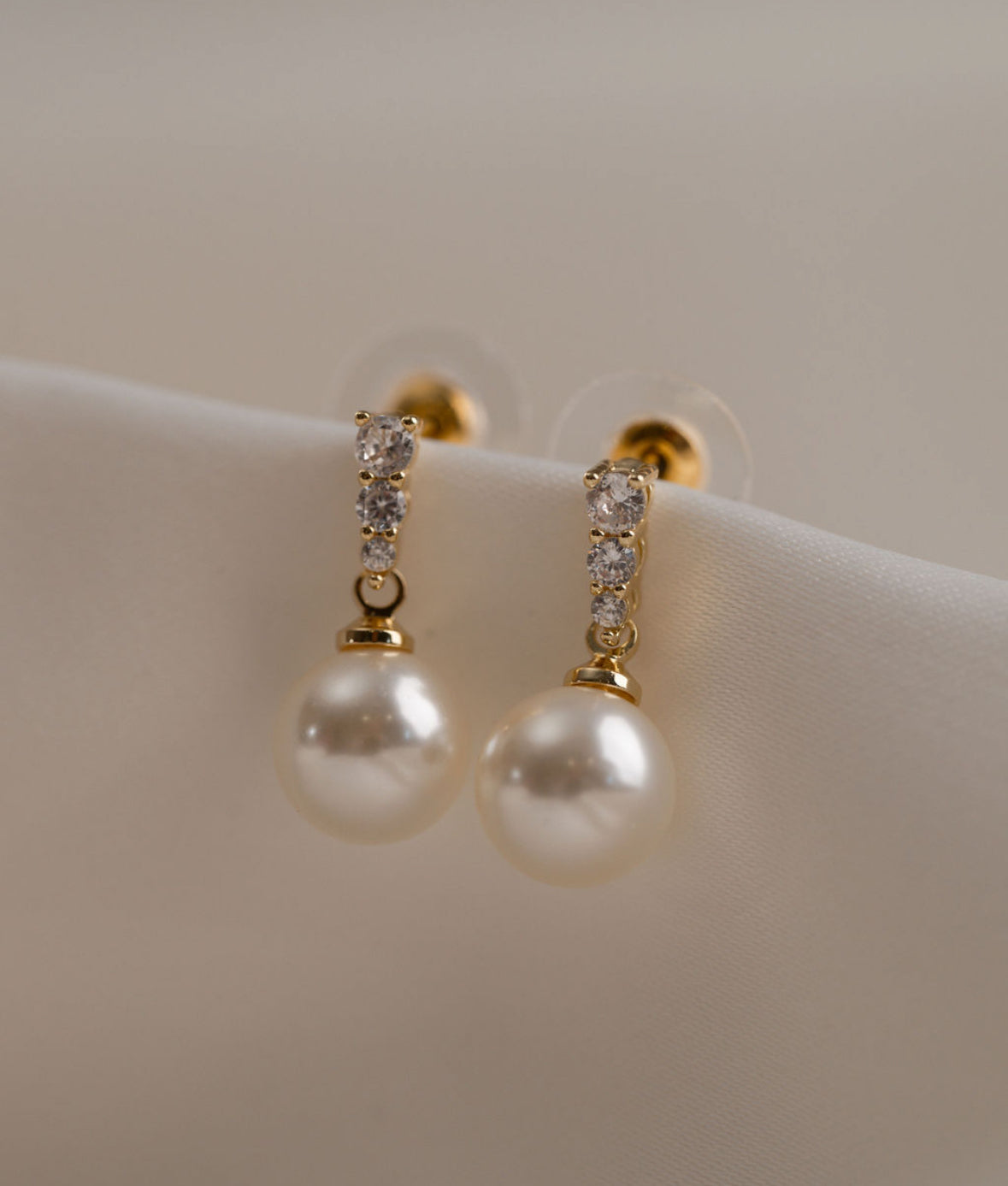 Savannah - Gold Pearl Earring