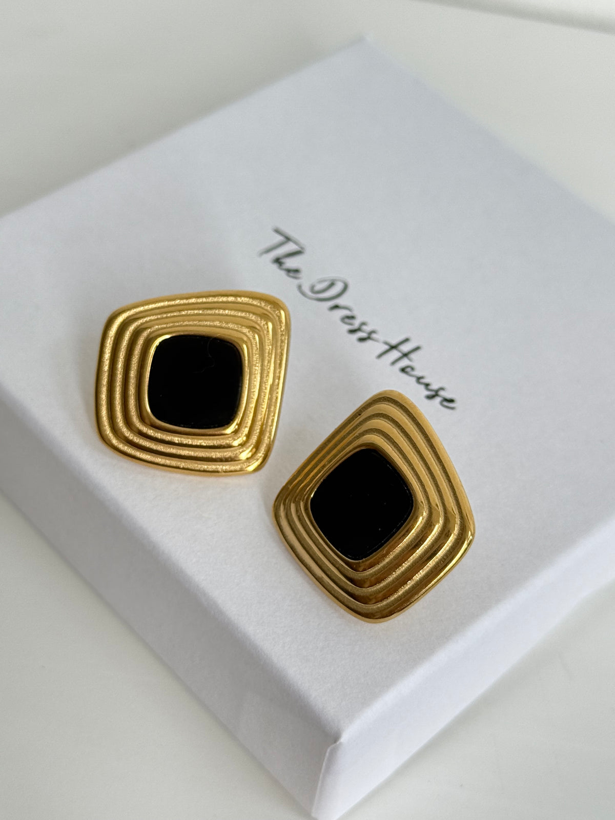Ailbhe - Gold Black Earring