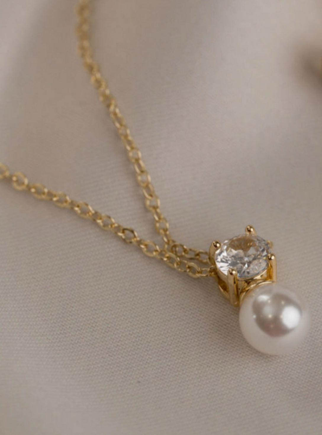 Alice - Gold Pearl Necklace