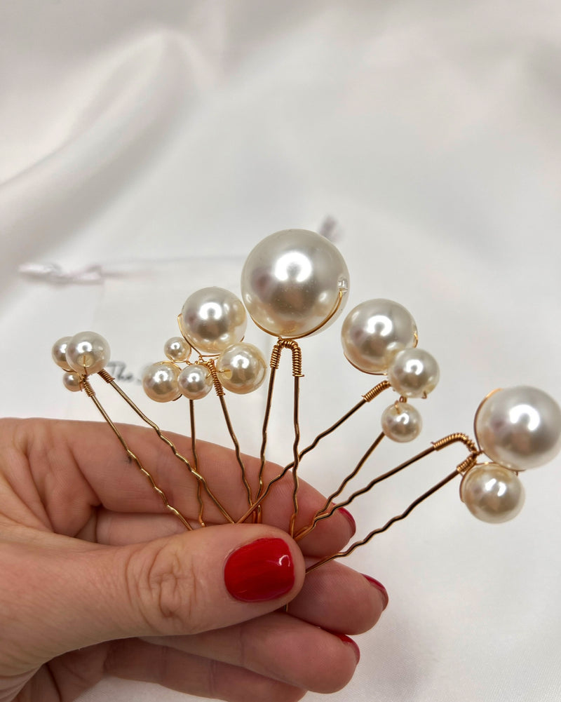 Anya pearl pins gold