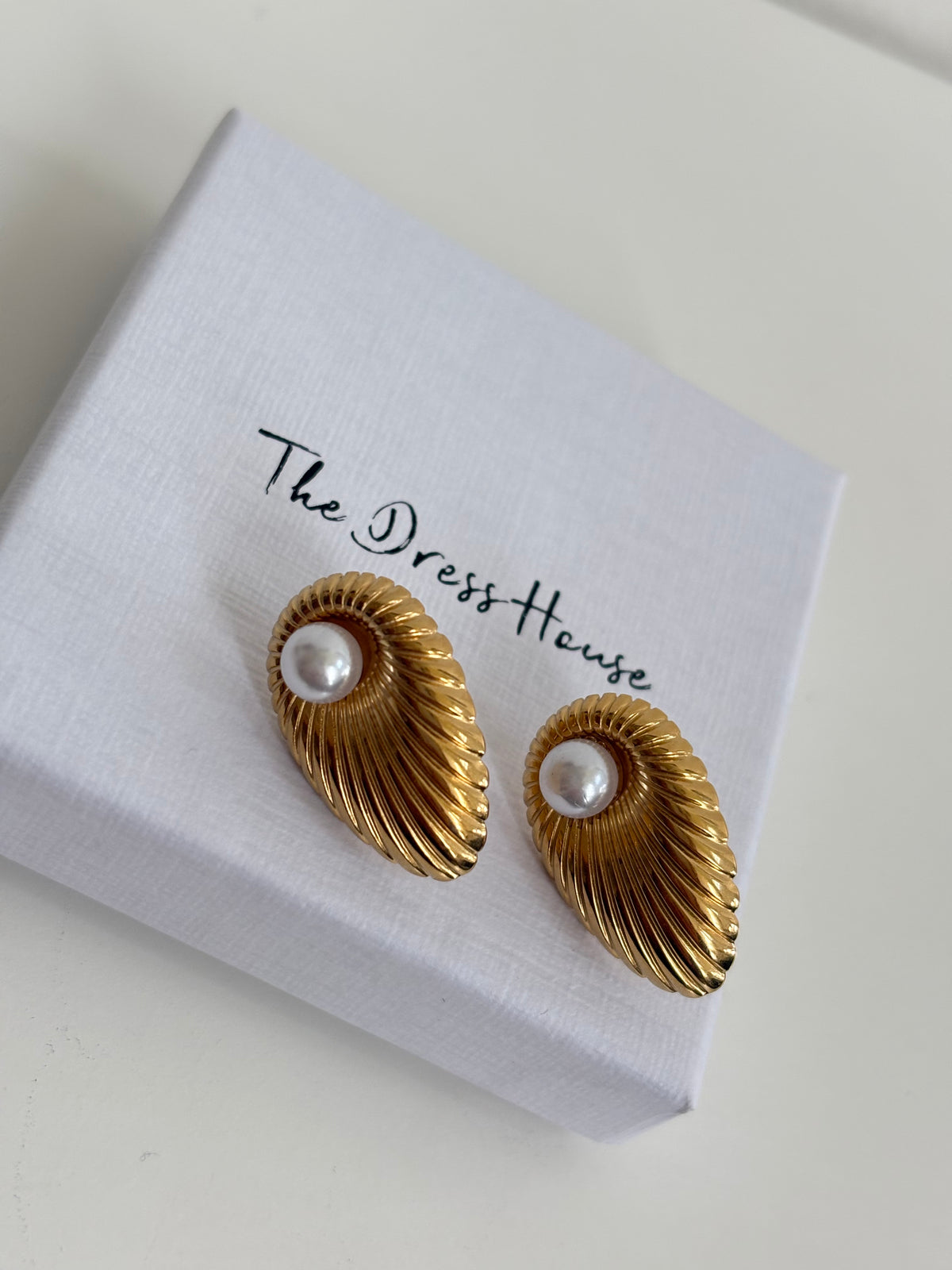 Kira - Gold Pearl Earring