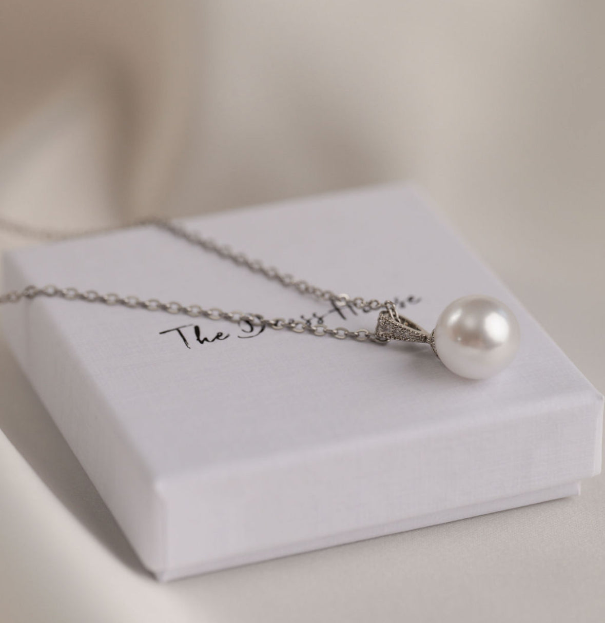 Aurora - Silver Pearl Necklace