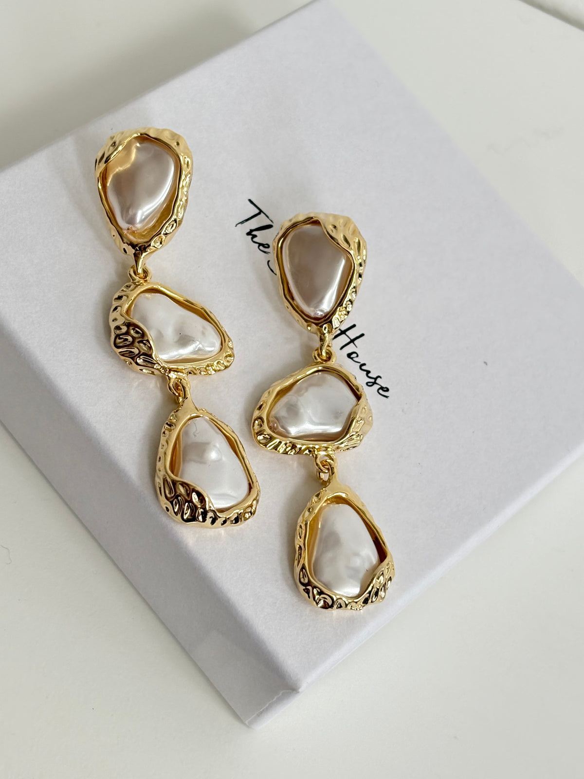 Lezah - Gold Pearl Earring