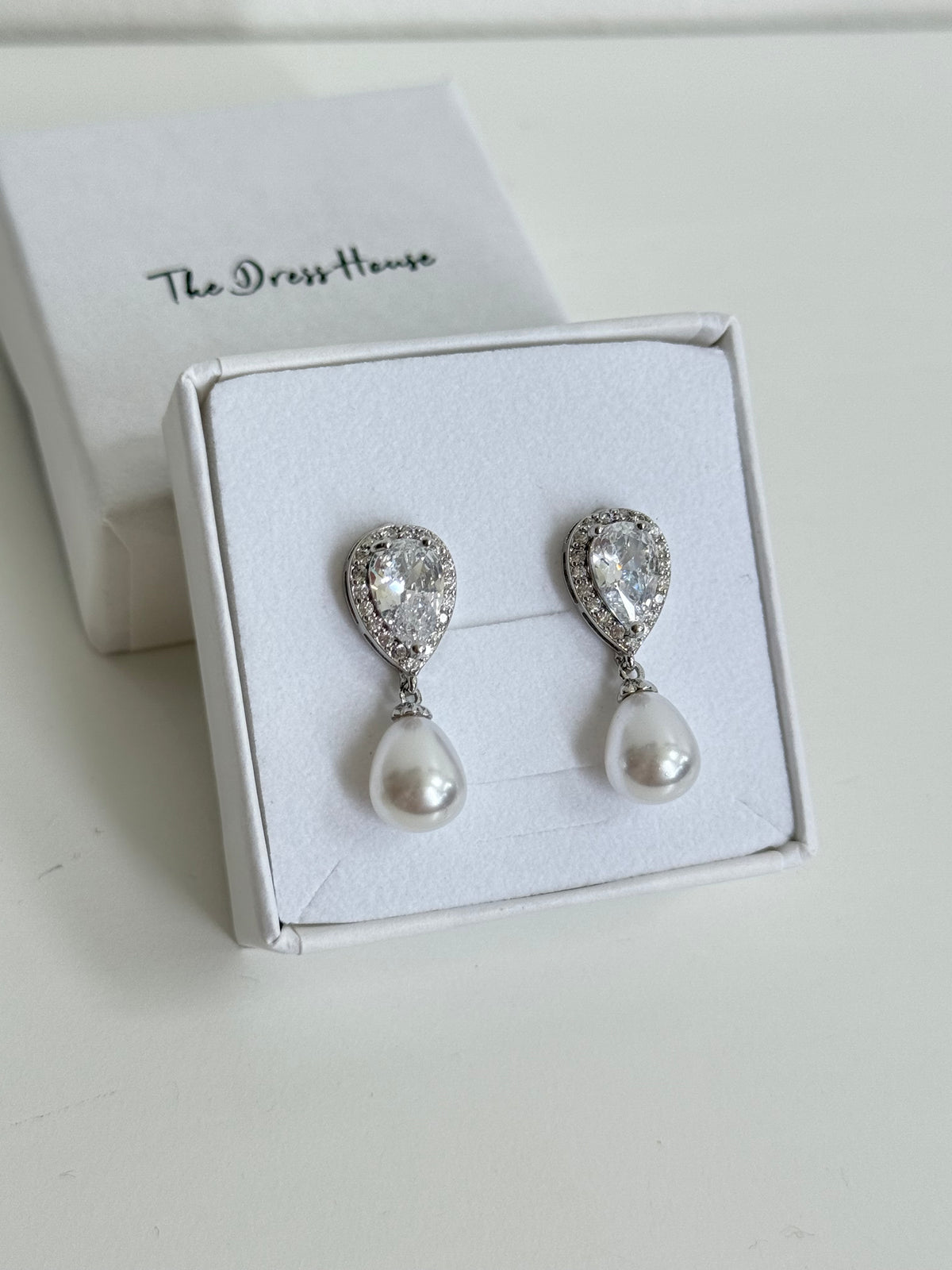 Rachel - Silver Pearl Earring