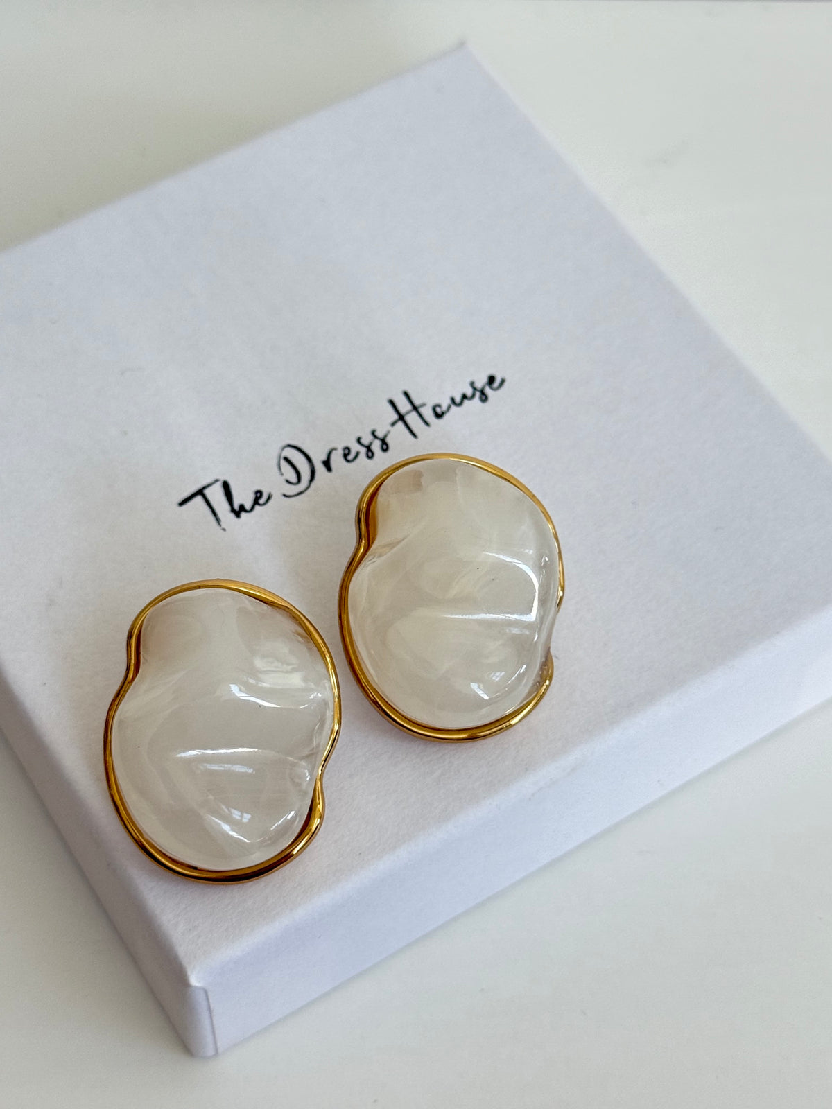 Nikki - White Gold Earring