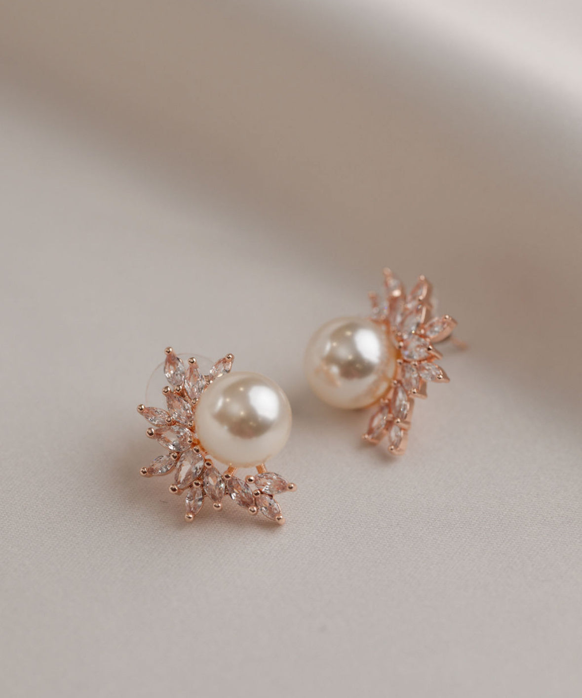 Rita - Rose-Gold Pearl Earring
