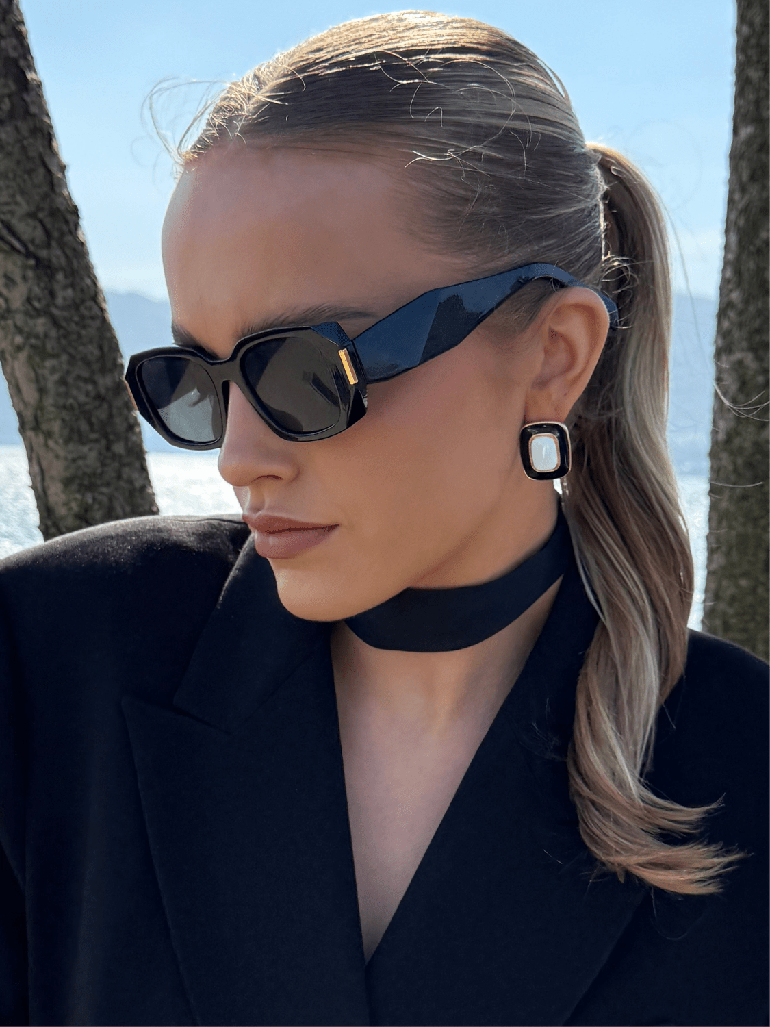 Sanna - Black Gold Cream Earring