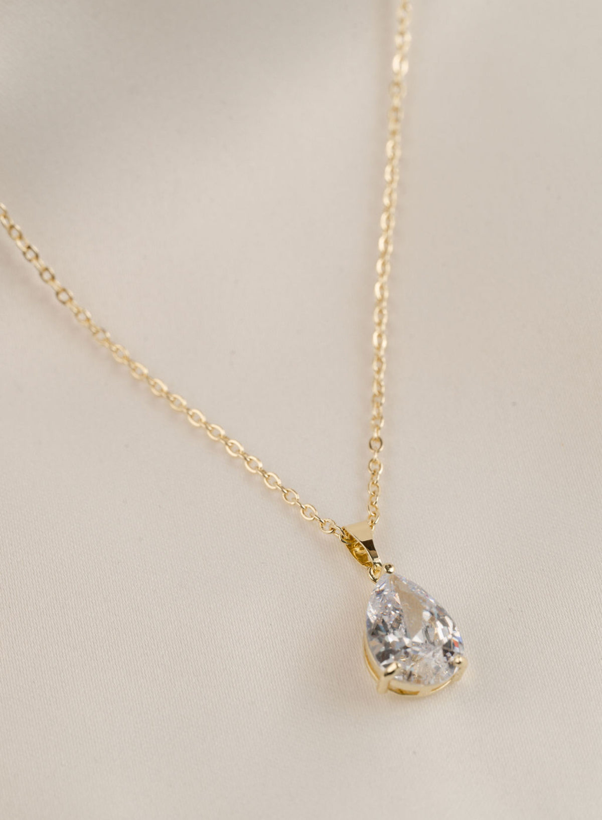 Clara - Gold Necklace