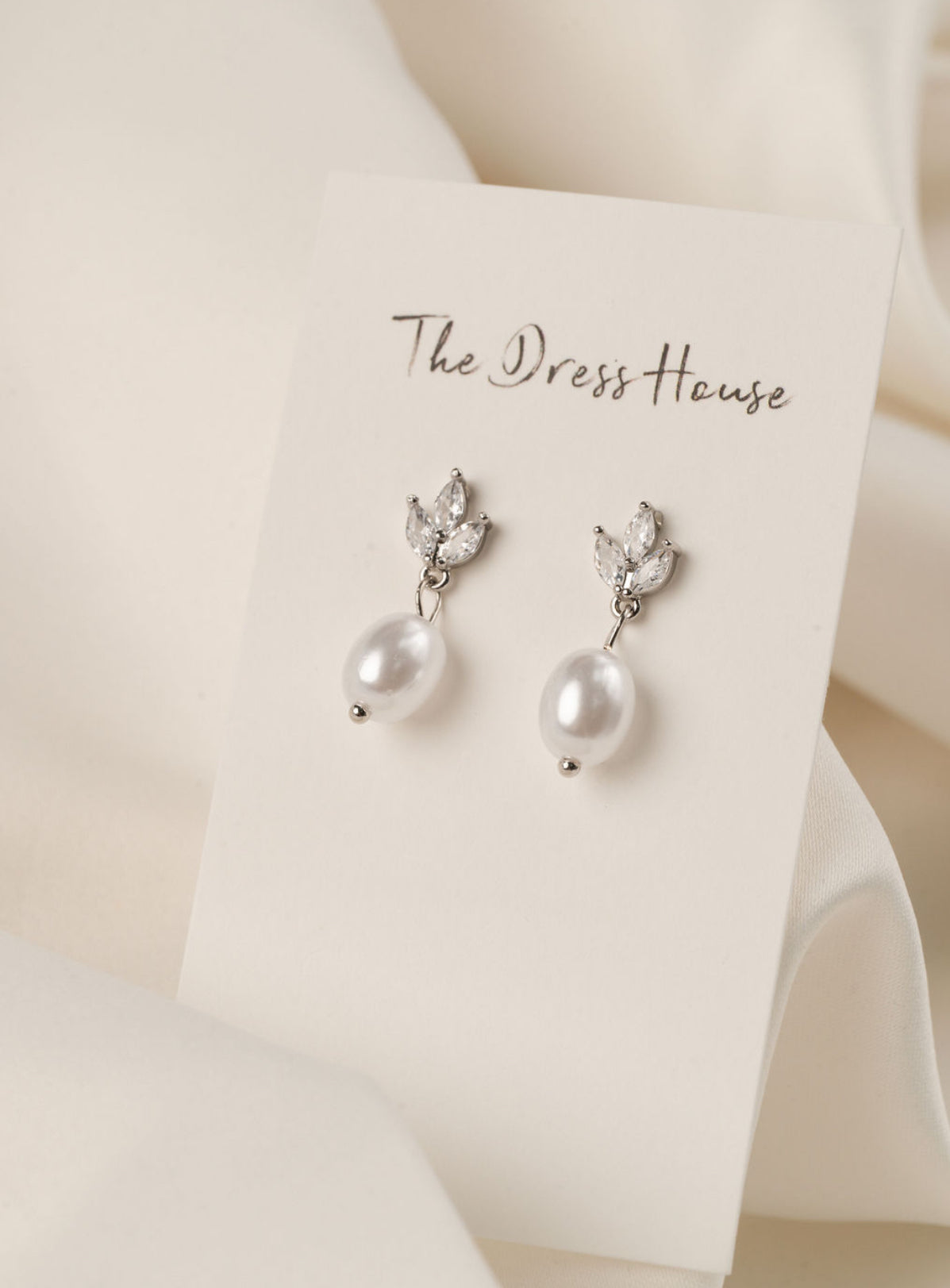 Hayley - Silver Pearl Earring