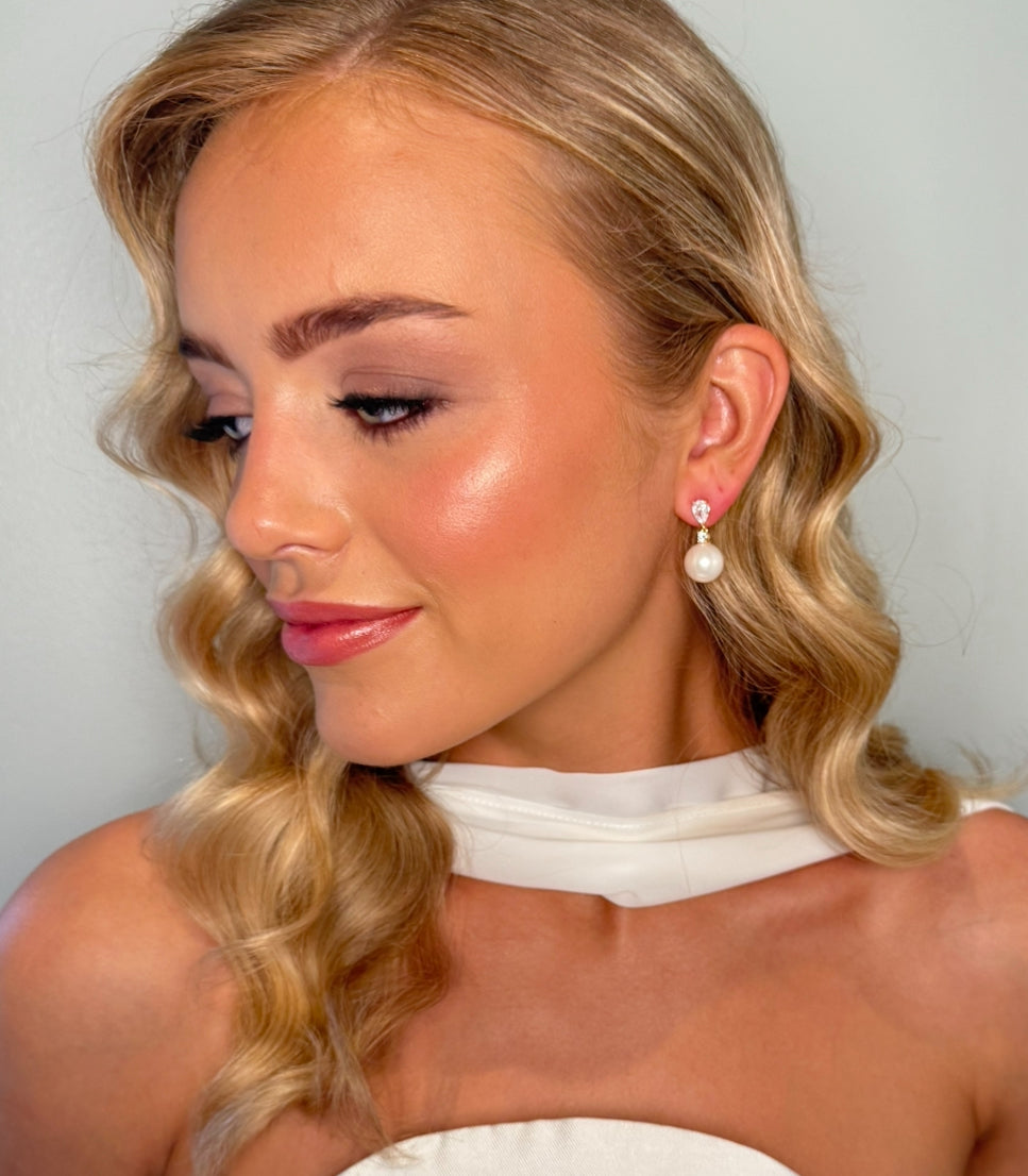 Lora - Gold Pearl Earring