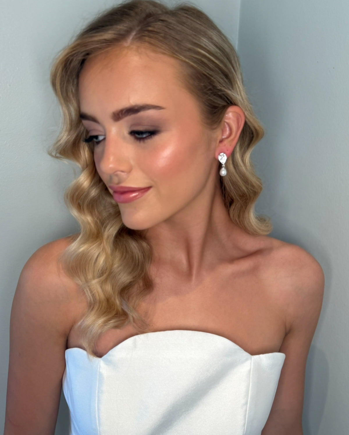 Rachel - Silver Pearl Earring