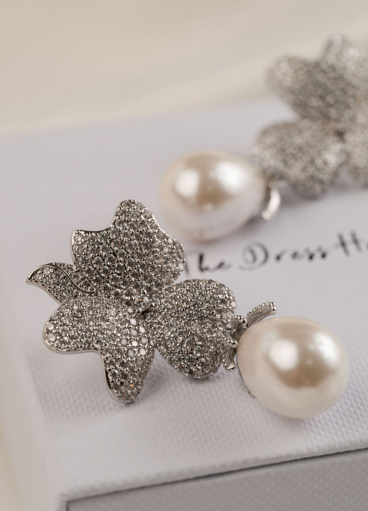 Elouise - Silver Pearl Earring