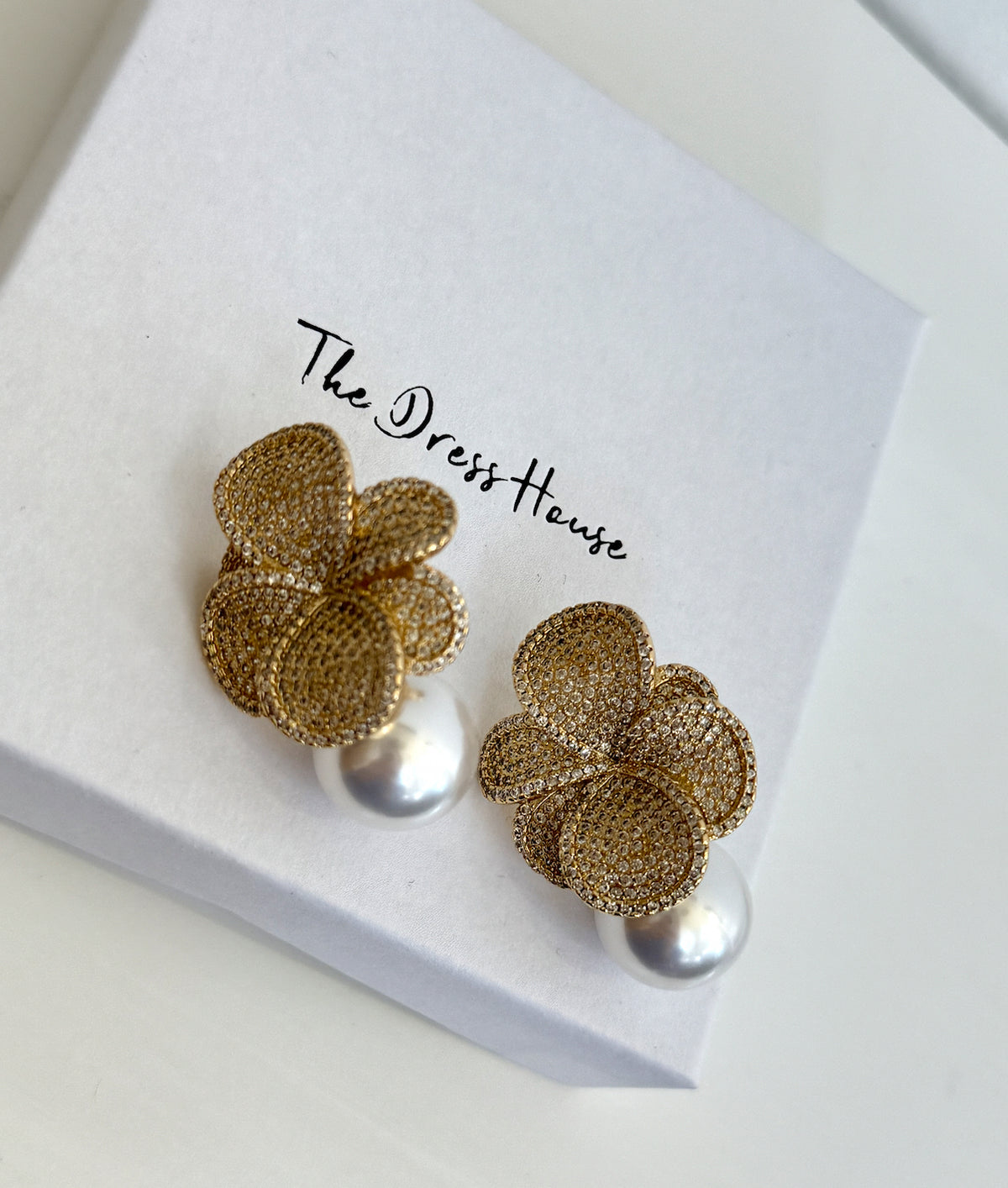 Cecilia - Gold Pearl Earring