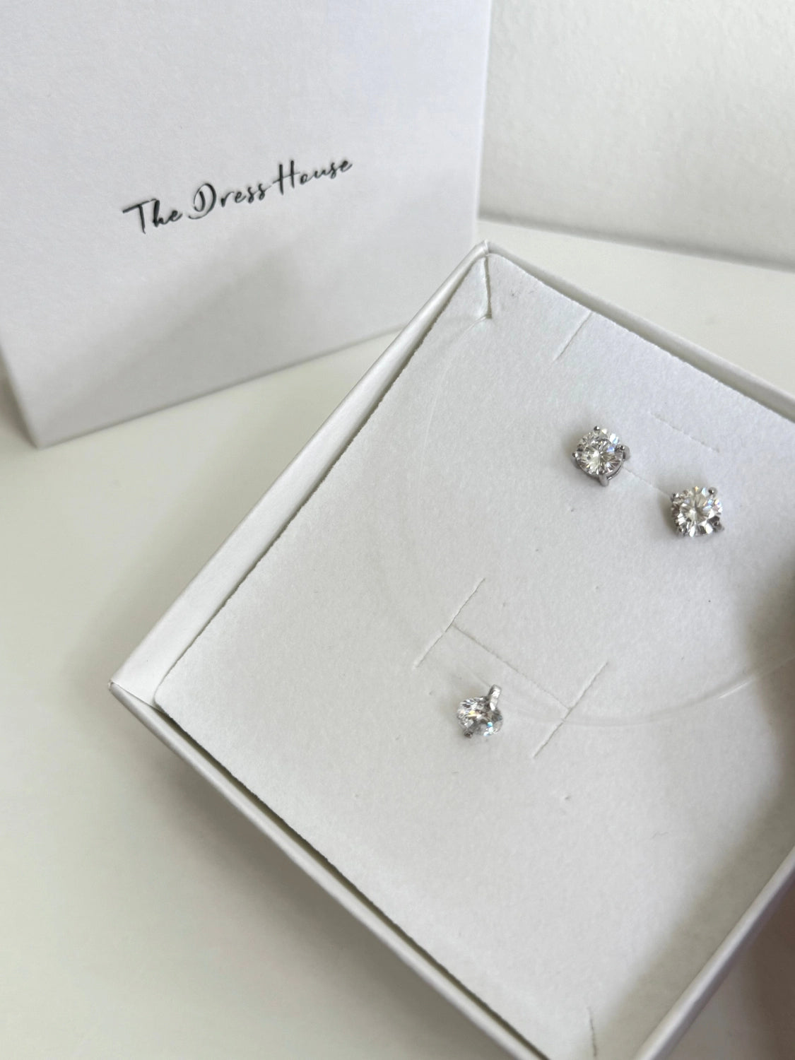 Alex - Silver Floating Diamond Necklace Earring