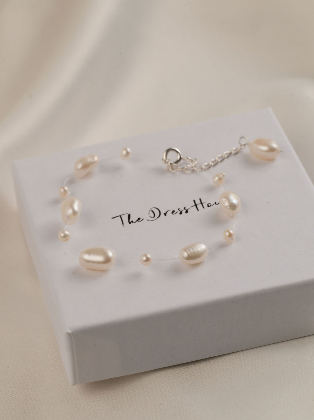 Izzy - Silver Pearl Bracelet
