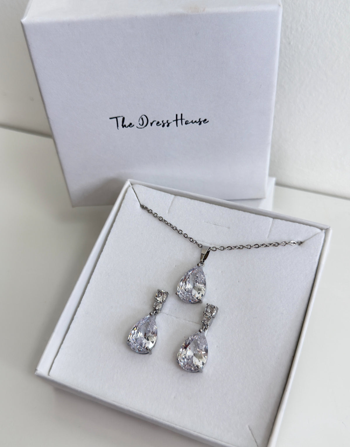 Julia Clara - Earring Necklace Silver Set