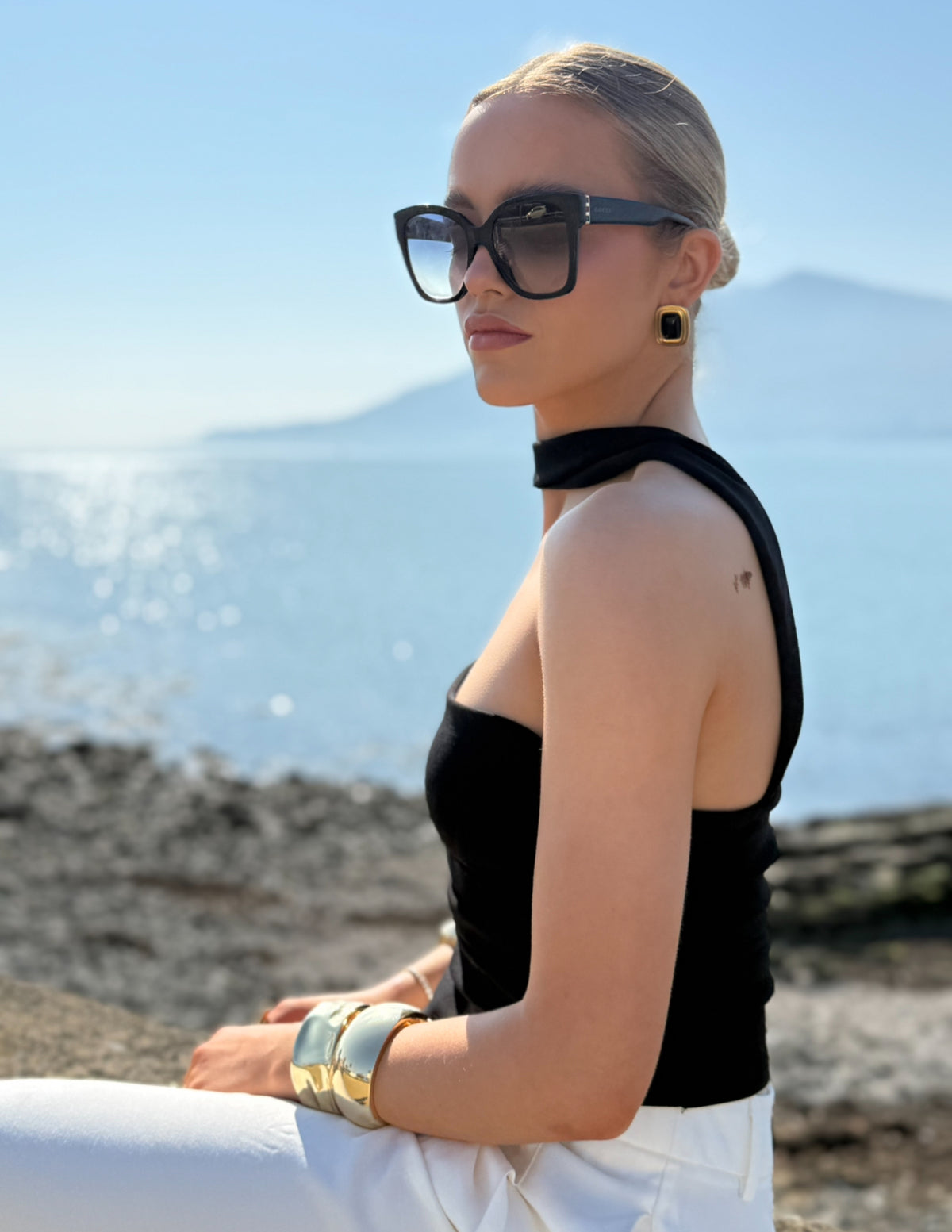 Daphne - White Gold Earring