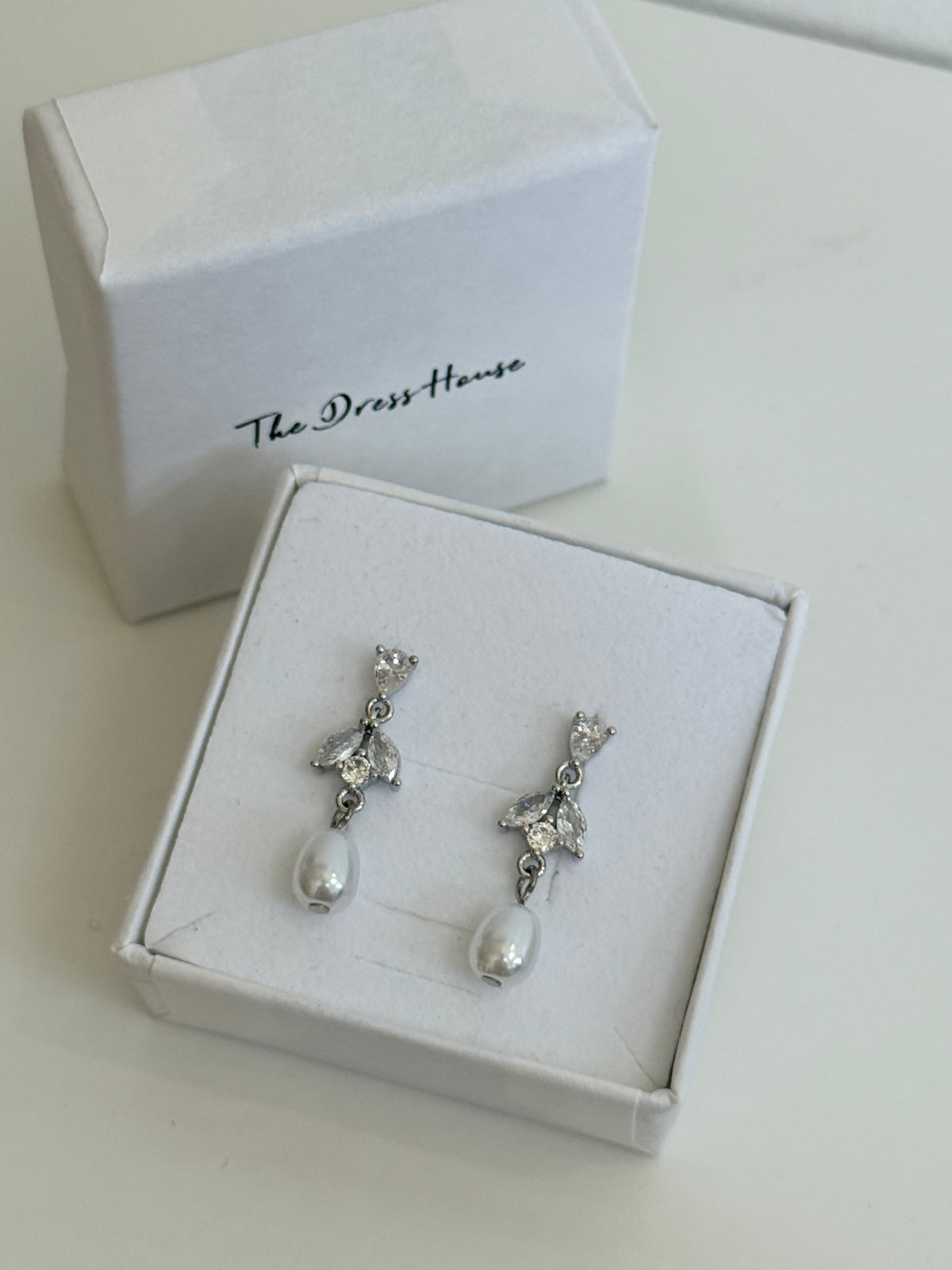 Bonnie - Silver Pearl Earring