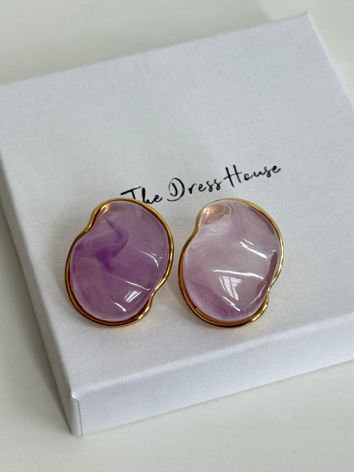 Nikki - Gold Lilac Purple Earring
