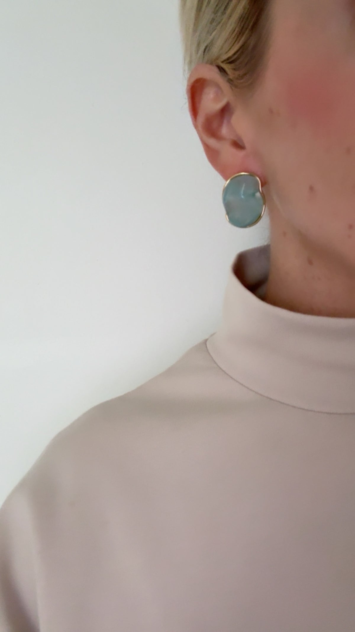 Nikki - Gold Blue Earring