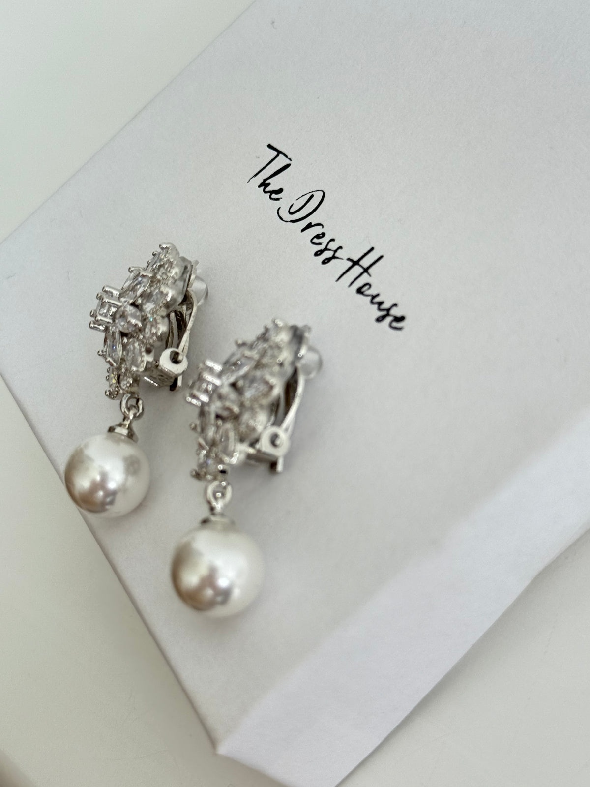 Sarah - Silver Pearl Clip On Earring