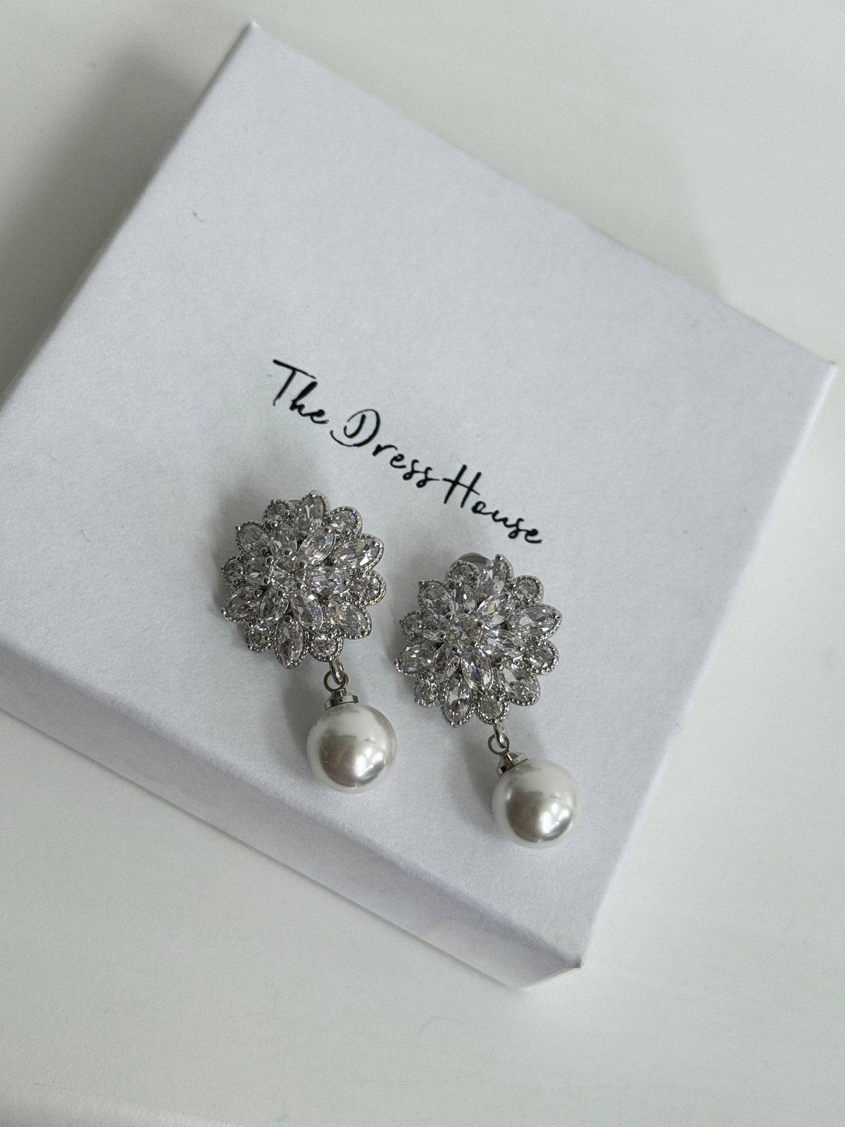 Sarah - Silver Pearl Clip On Earring