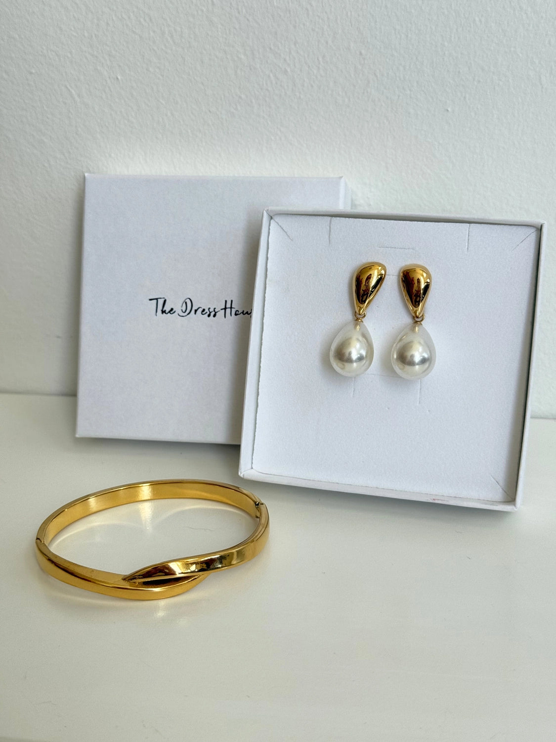 Lily Imogen - Gold Pearl Earring Bangle Set