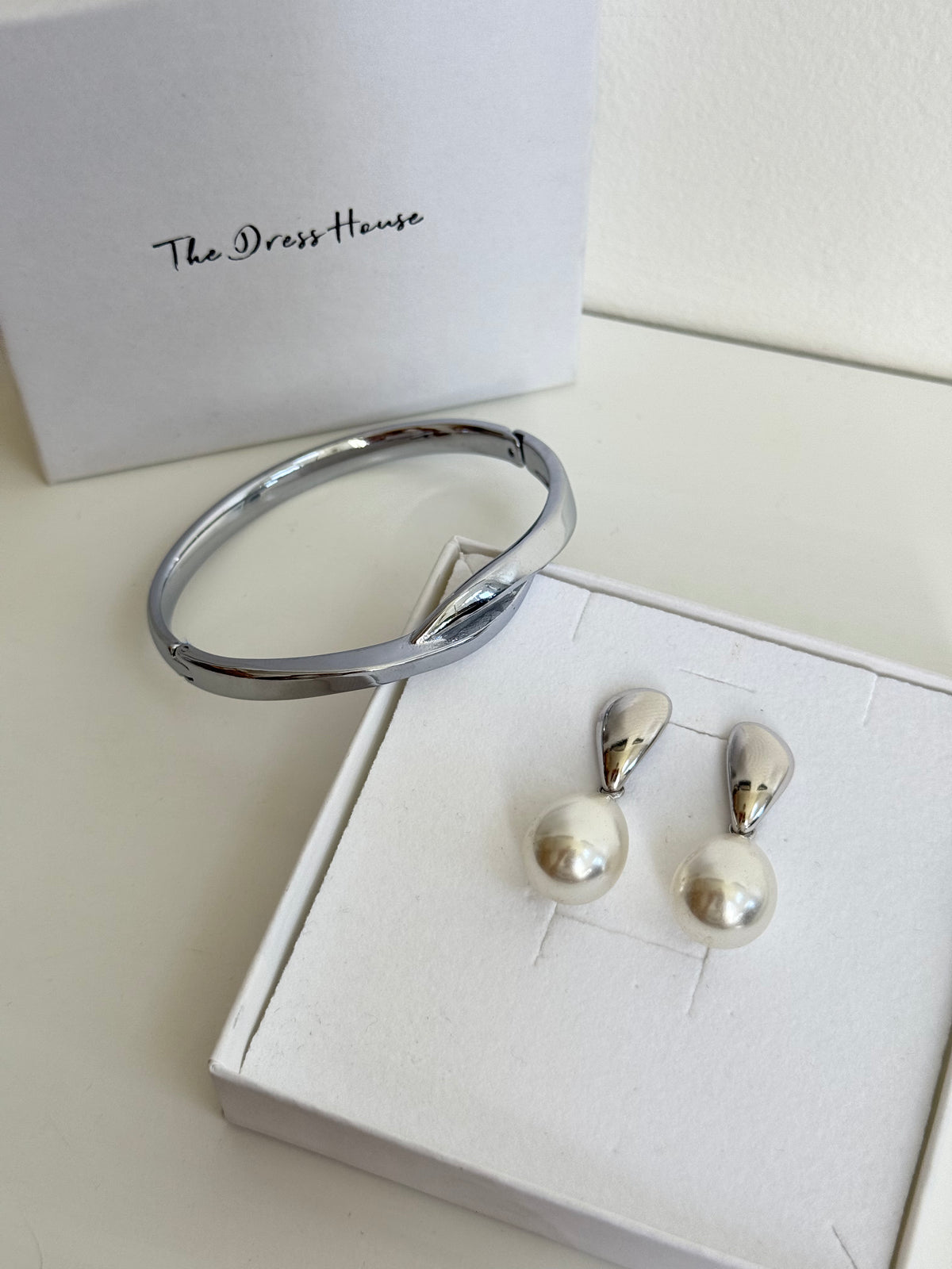 Lily Imogen - Silver Pearl Earring Bangle Set