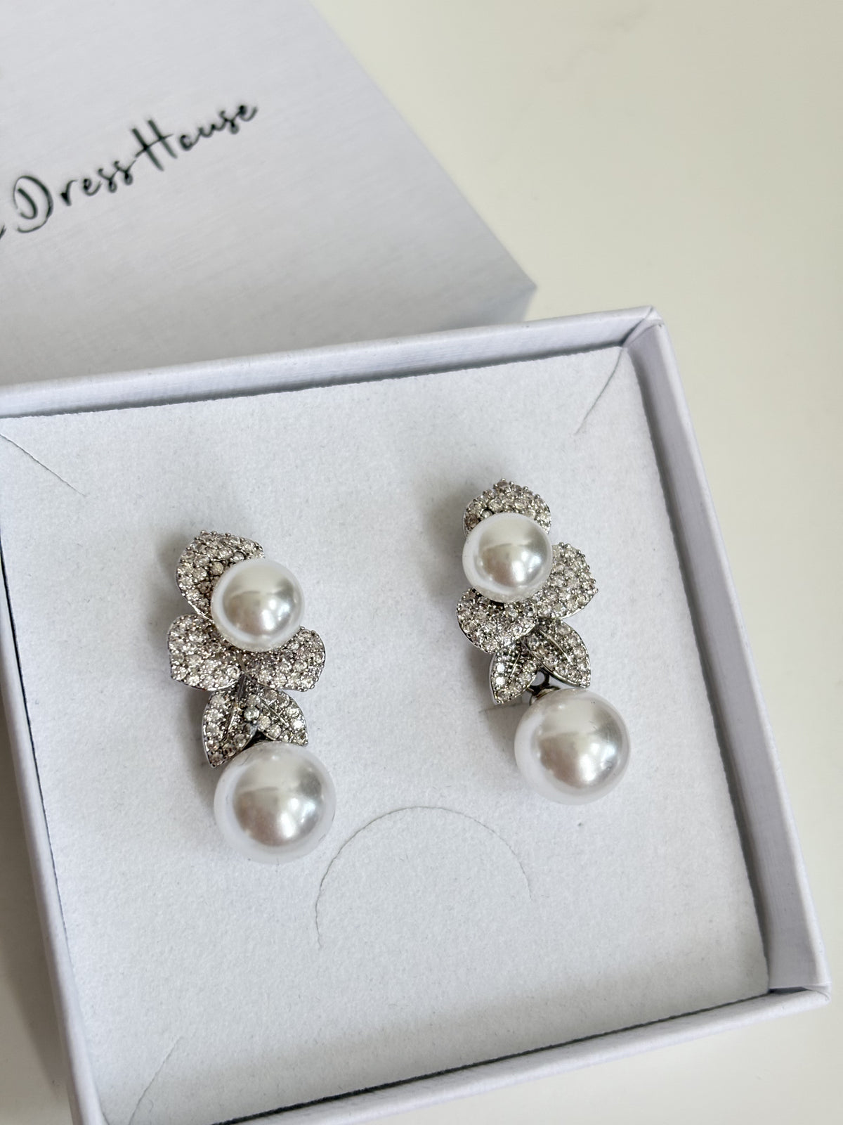 Alyssa - Silver Pearl Earring