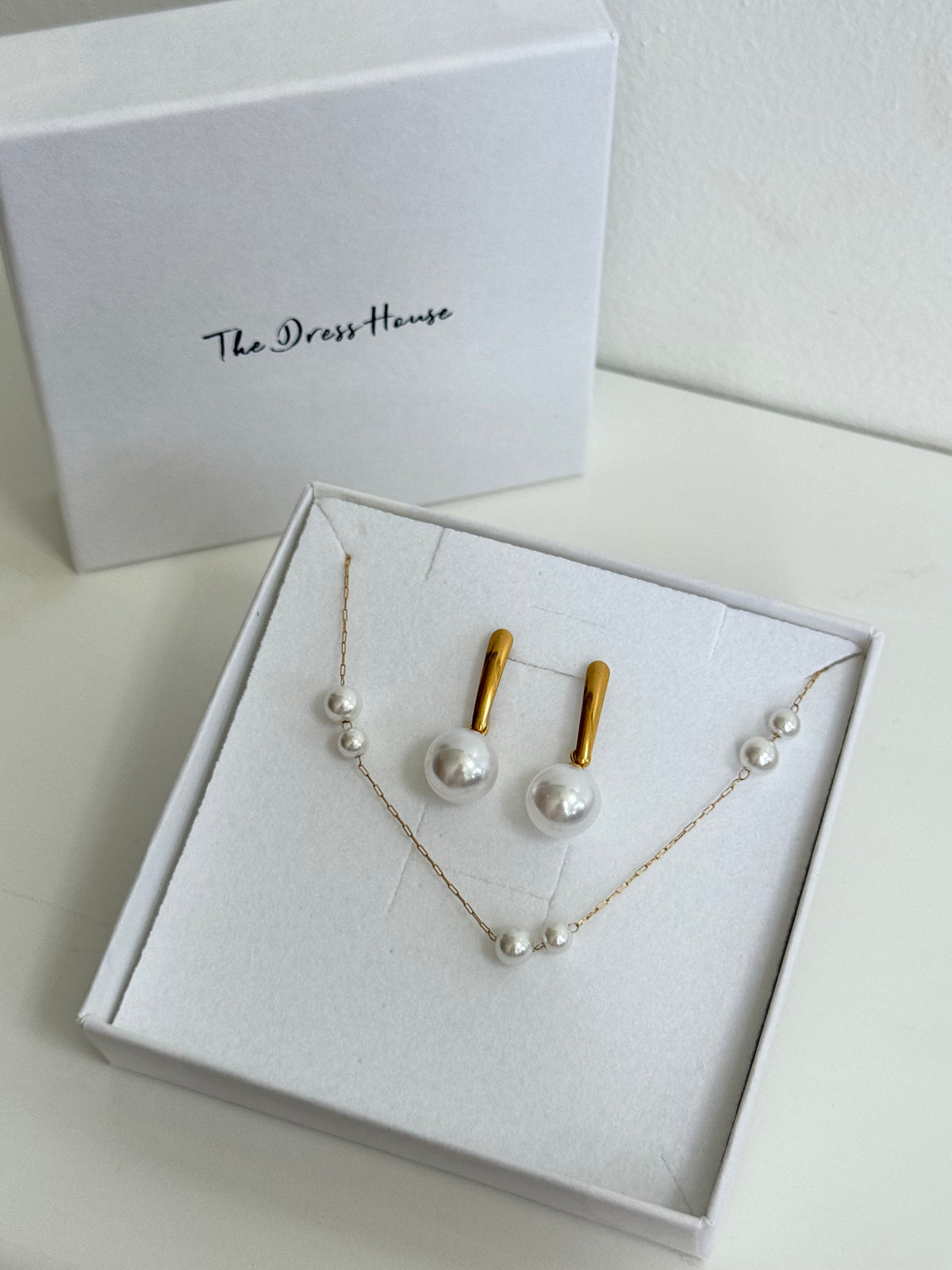 Aida Daisy - Gold Pearl Earring Bracelet Set