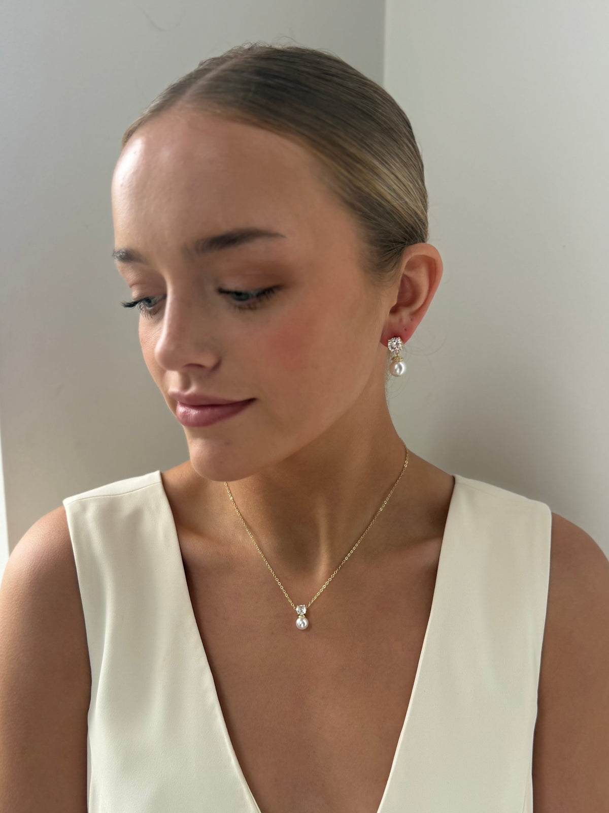 Alice Anya - Gold Pearl Necklace Earring Set