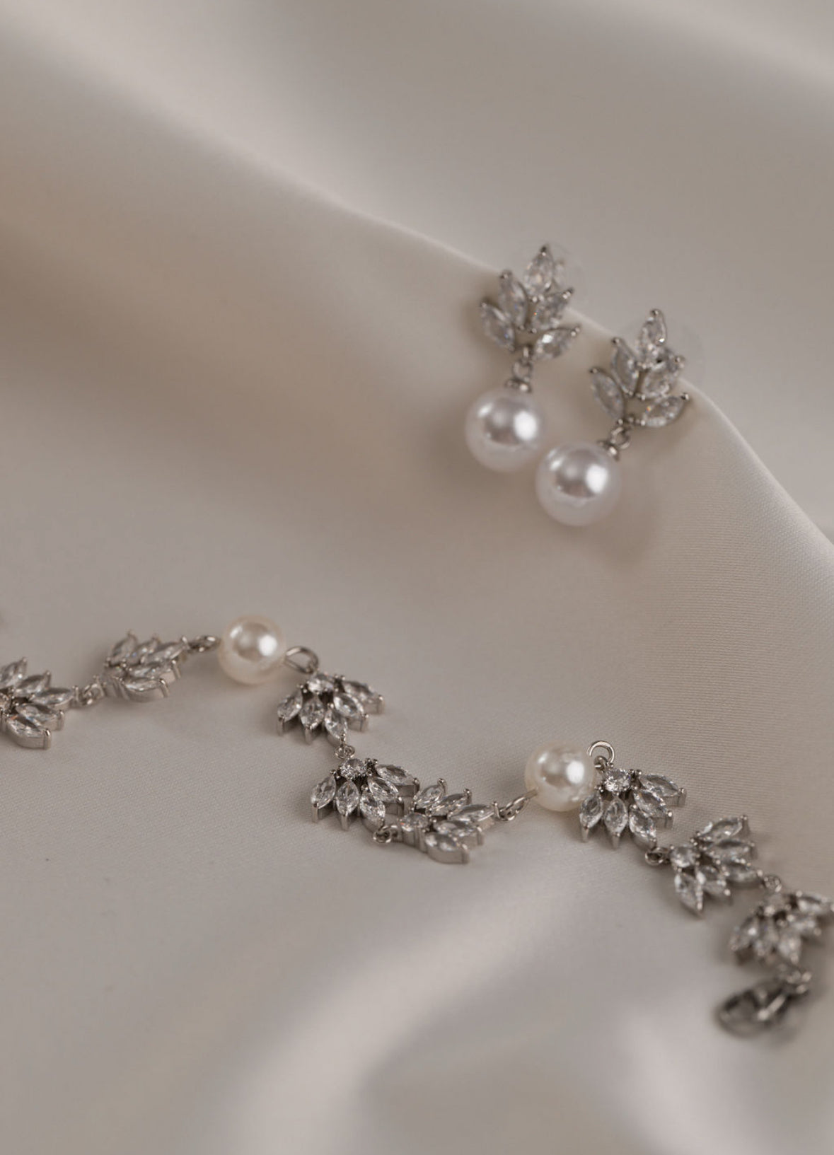 Maisy - Silver Pearl Earring