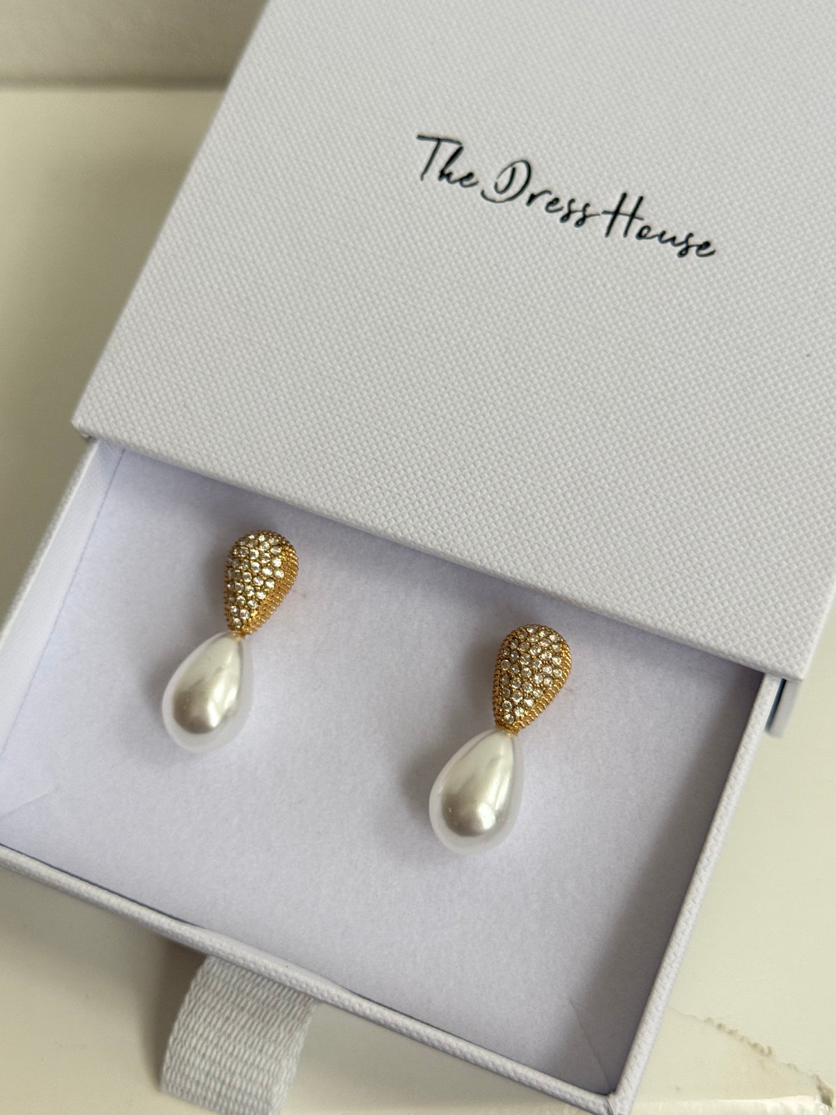 Rebecca - Gold Pearl Earring