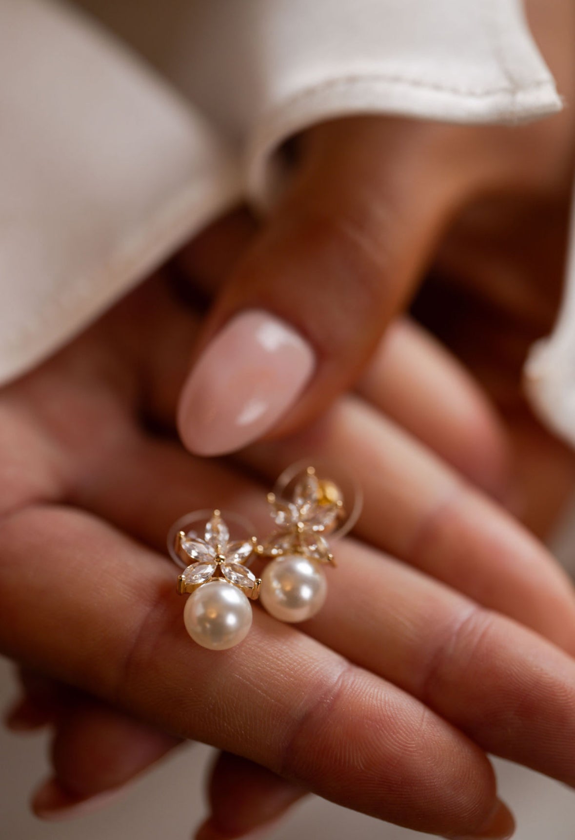 Betty Willow - Gold Pearl Bracelet Earring Set