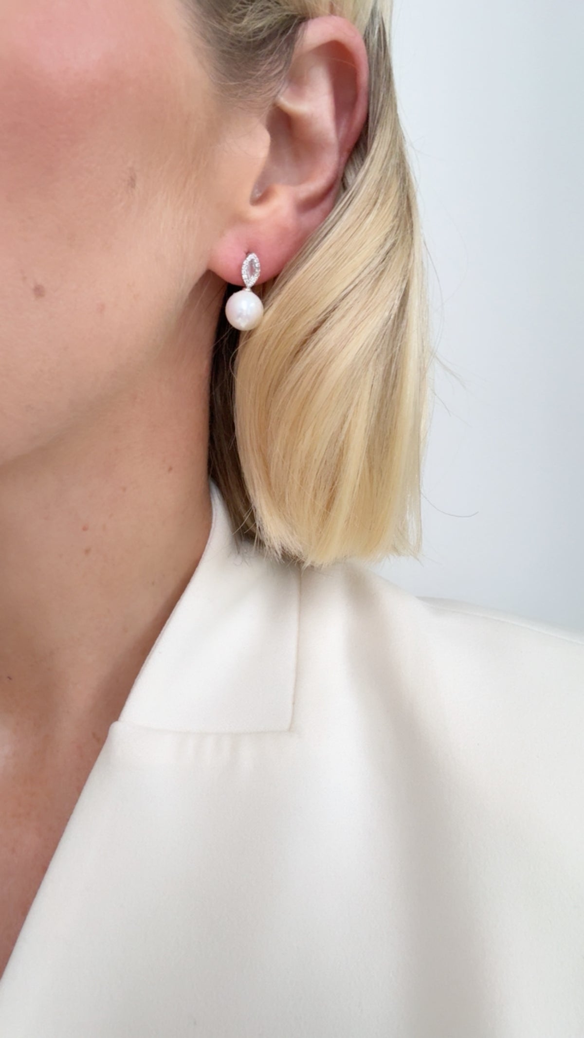 Stella - Silver Pearl Earring