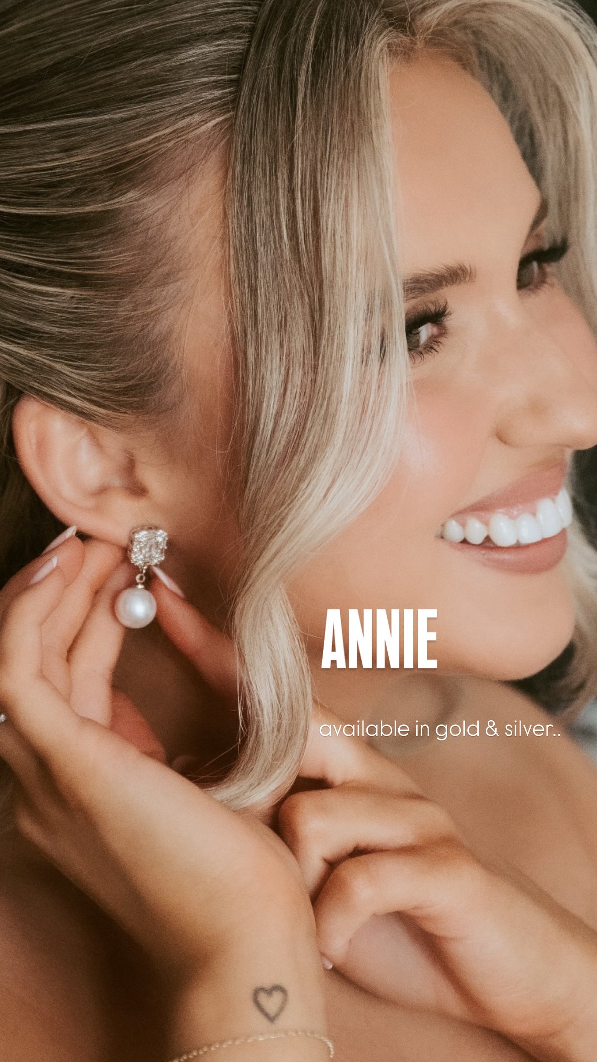 Annie - Silver Pearl Earring