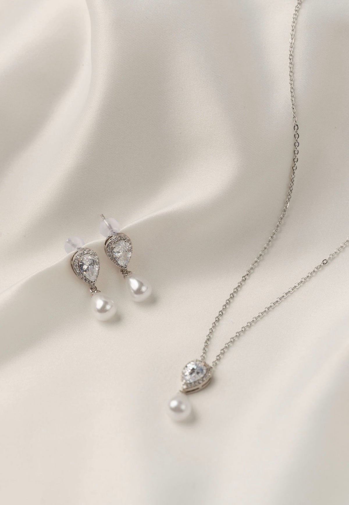 Connie - Silver Pearl Necklace Earring Gift Set