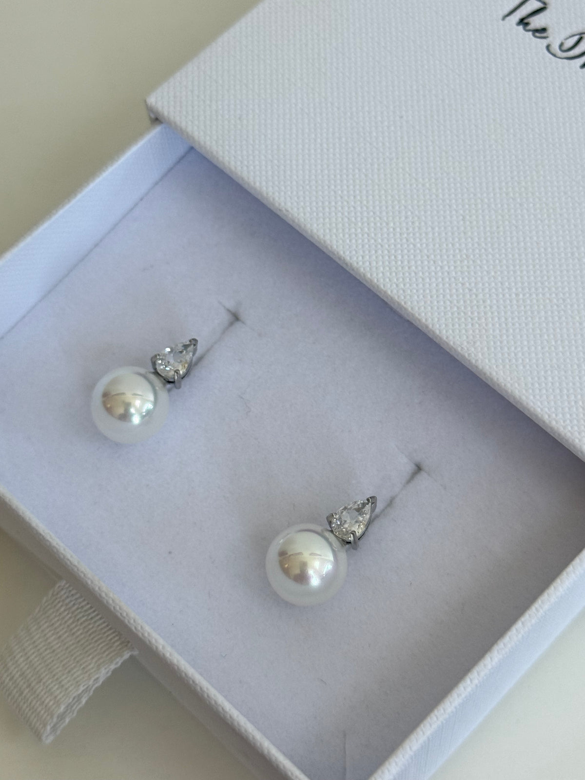 Cami - Silver Pearl Earring