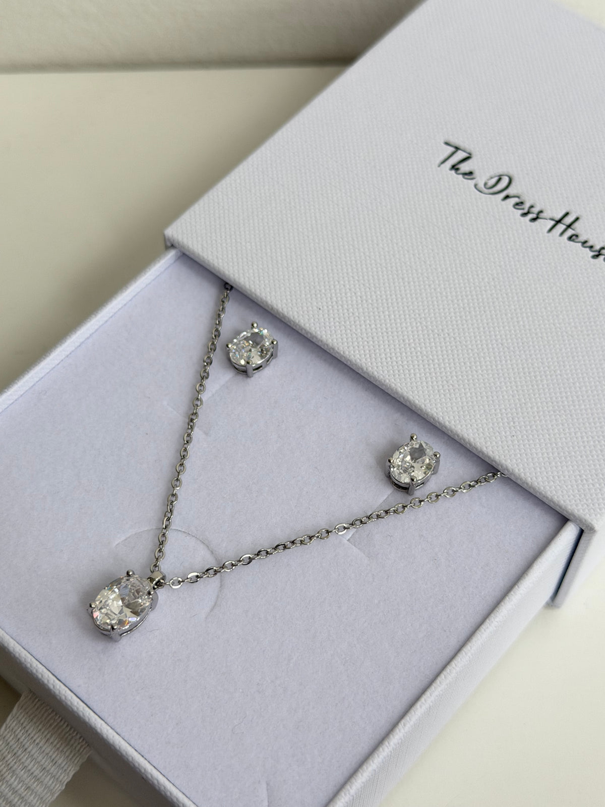 Rachey - Silver Diamonté Necklace Earring Set
