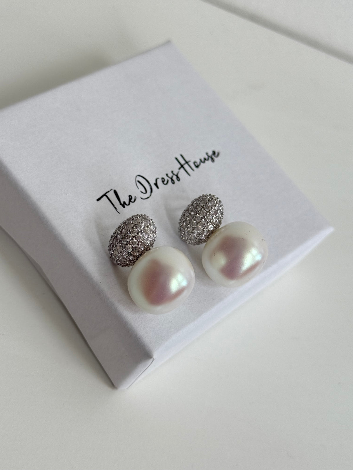 Louise - Gold Pearl Earring