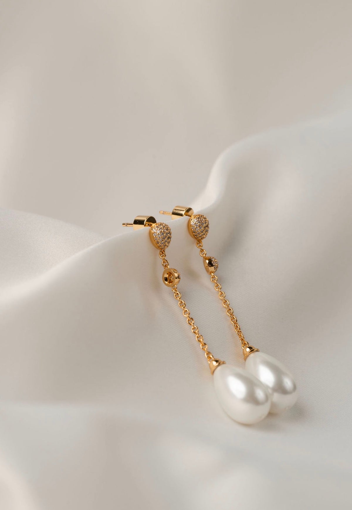 Margaux - Gold Pearl Earring