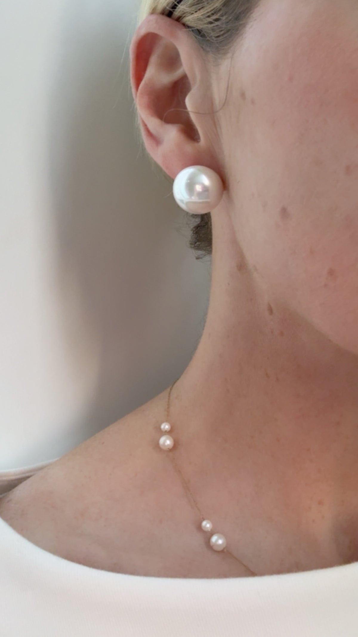 Lily - Gold Pearl Earring (20mm)