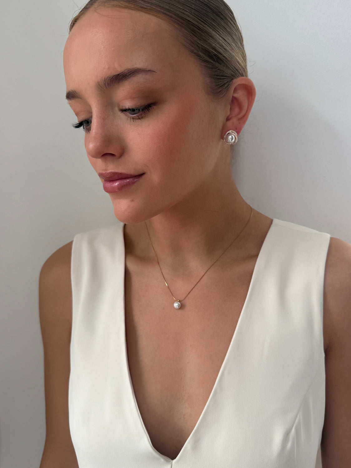 Afa - Gold Pearl Stud Earring